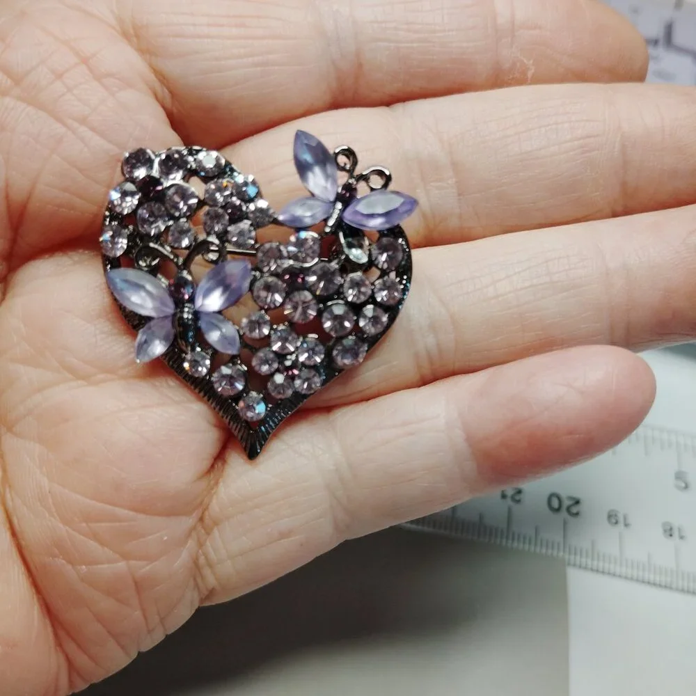 N/A charming heart‑shaped